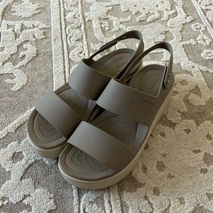 Crocs Women’s Neutral Platform Sandals (7)